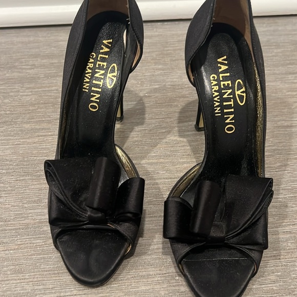 Valentino black satin peeptoe stiletto heels - Picture 6 of 8
